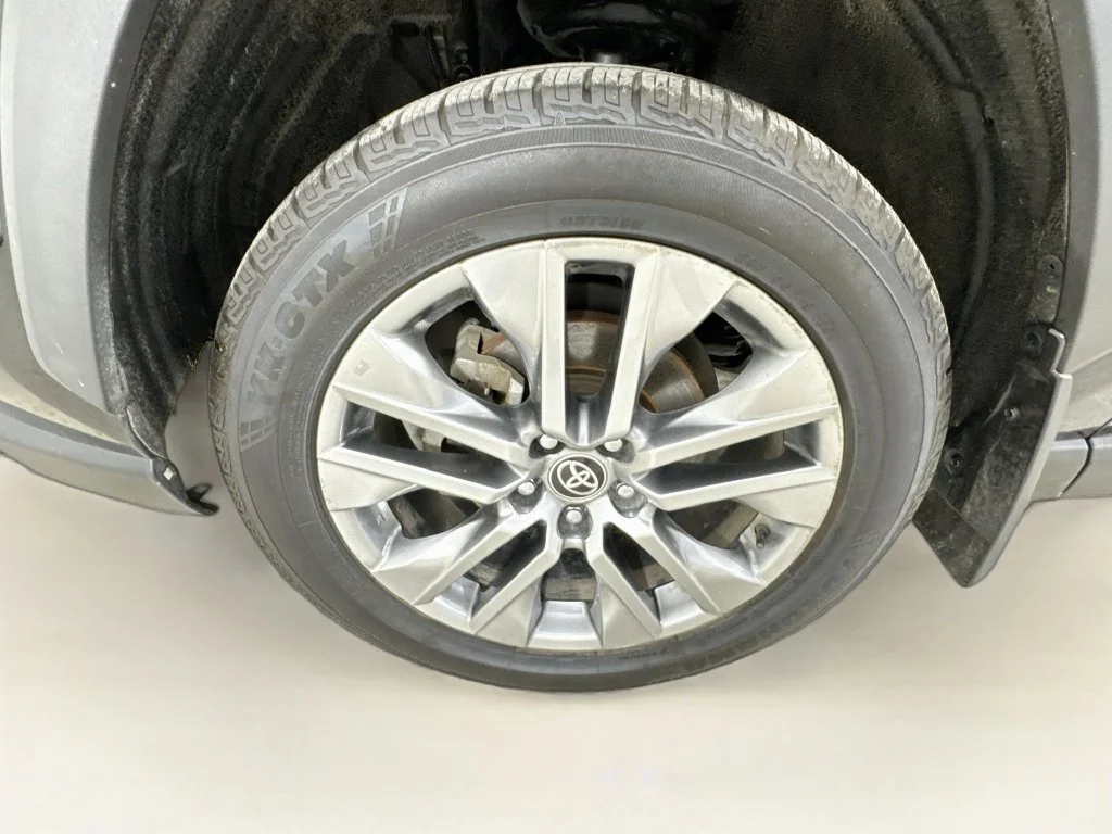 Used 2022 Midnight Black Metallic Toyota XLE Premium image 38