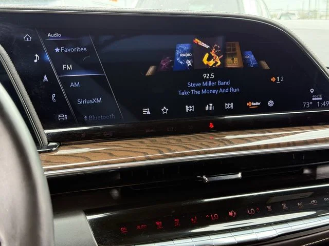 Used 2024 Silver Cadillac Sport Platinum image 16