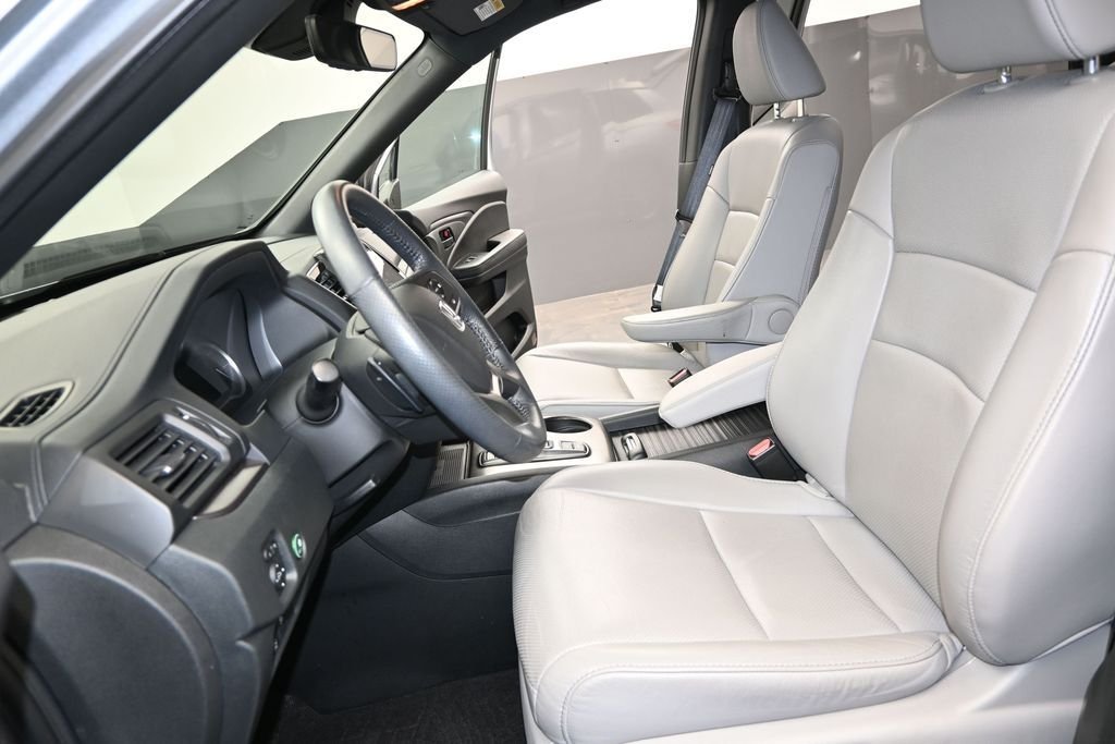 Used 2023  Honda EX-L image 15