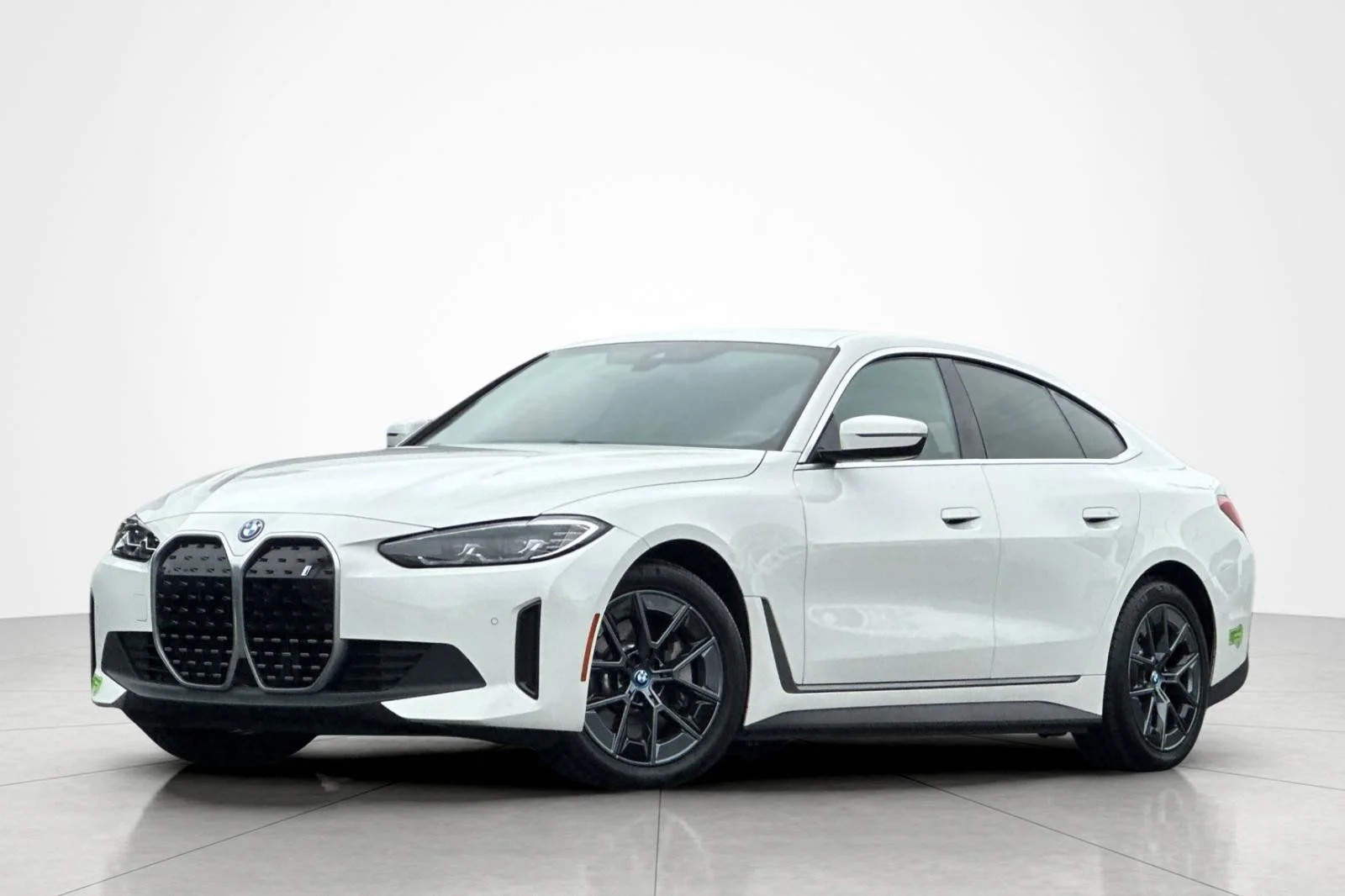 2023 BMW i4 eDrive35's photo