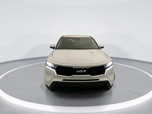 Used 2023 White Kia LX image 7