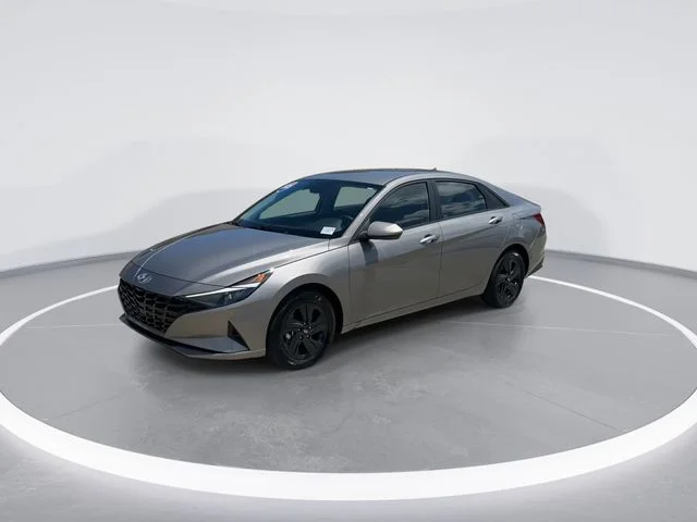Used 2023 Silver Hyundai Blue image 3