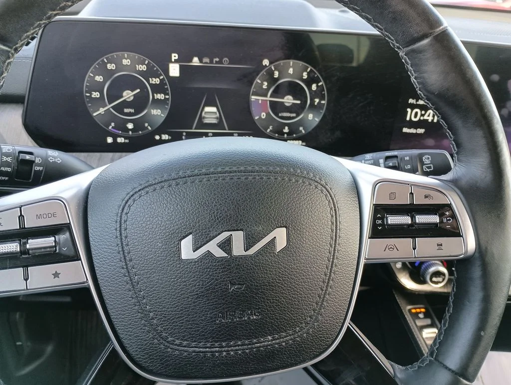 Used 2023 White Kia SX-Prestige image 21