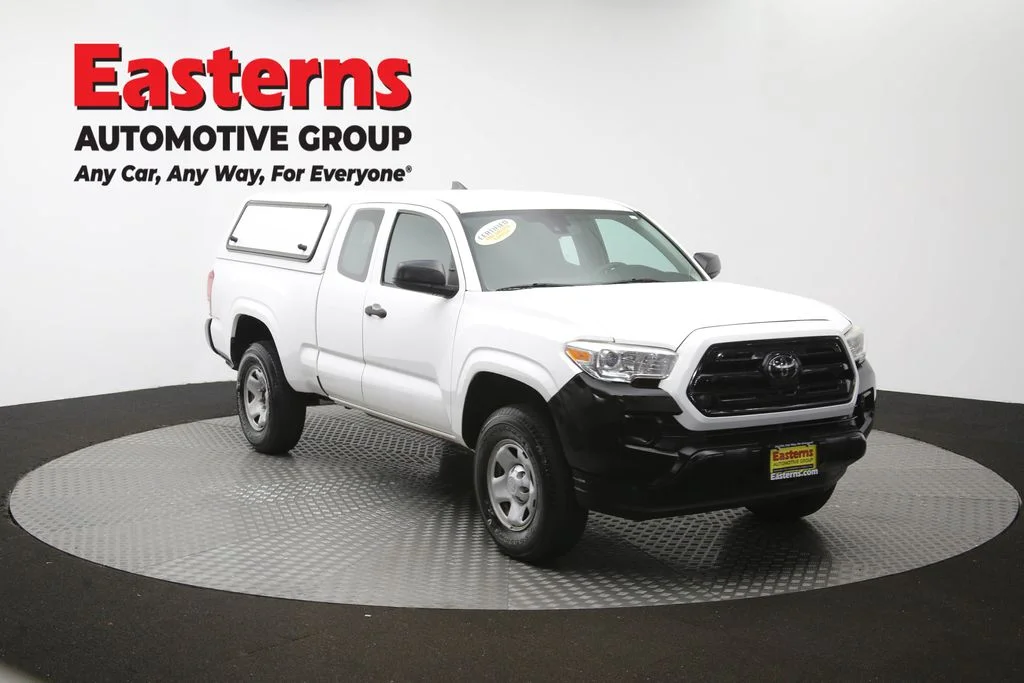 Used 2018 White Toyota SR image 48