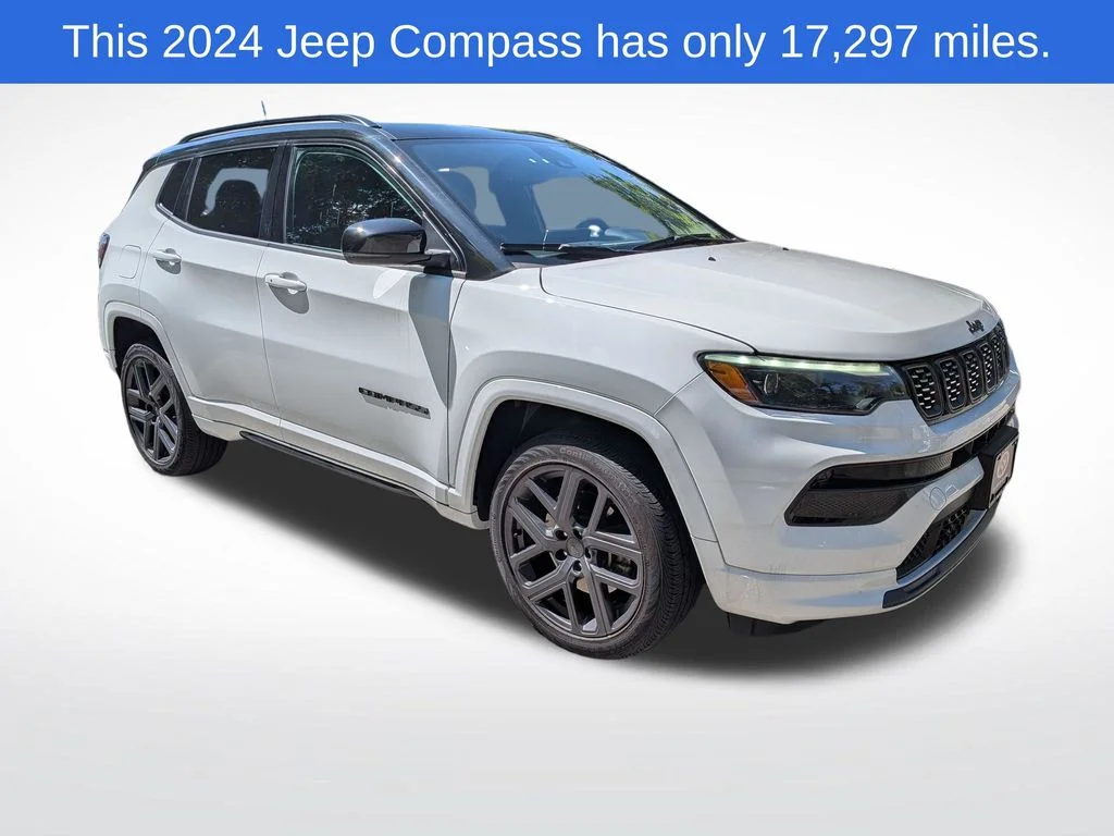 Used 2024 White Jeep Limited image 1