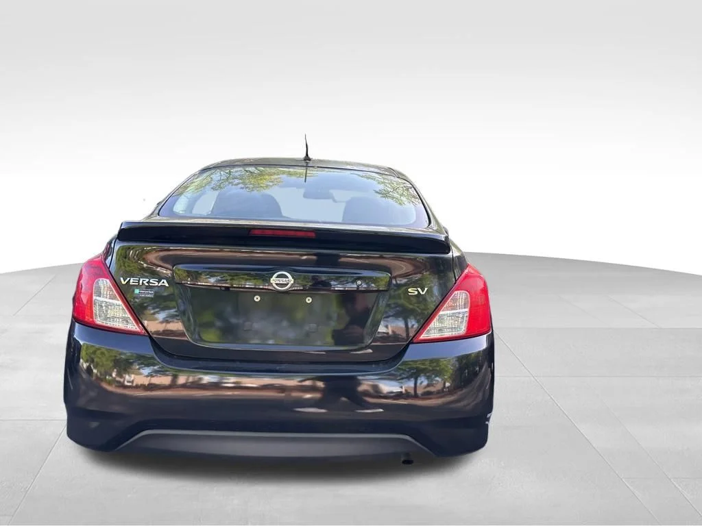 Used 2019 Black Nissan 1.6 SV image 9
