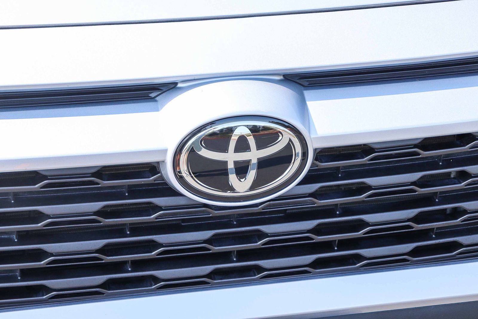 Certified Used 2024 Silver Sky Metallic Toyota XLE image 13