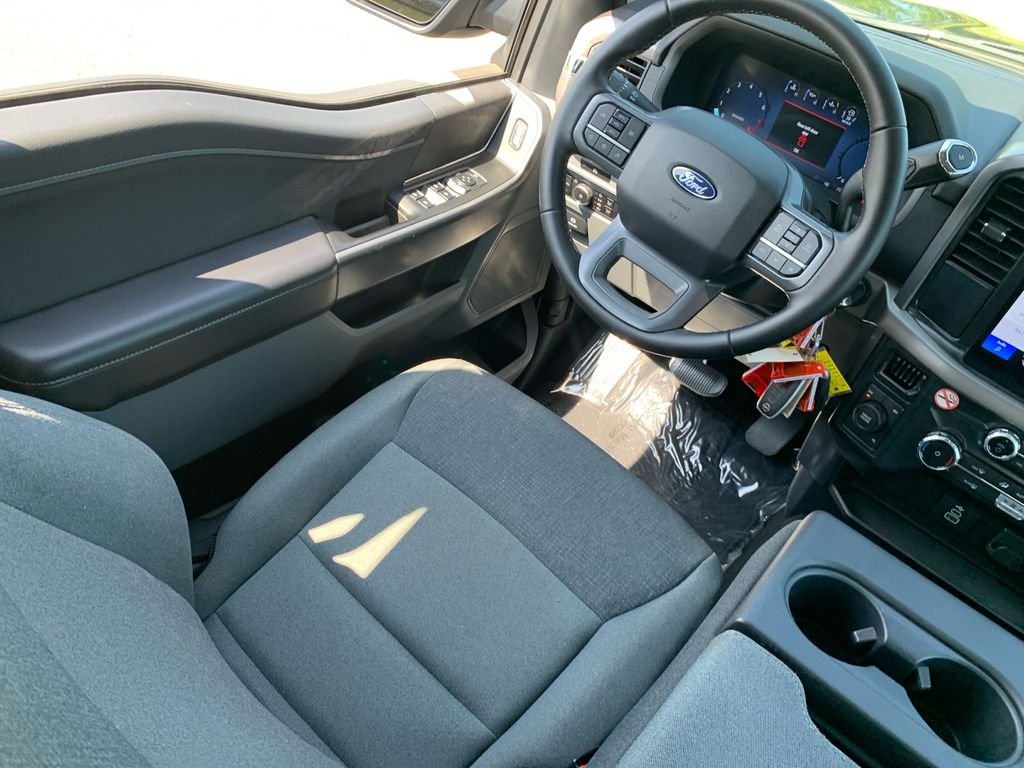 Used 2025 Black Ford XLT image 25