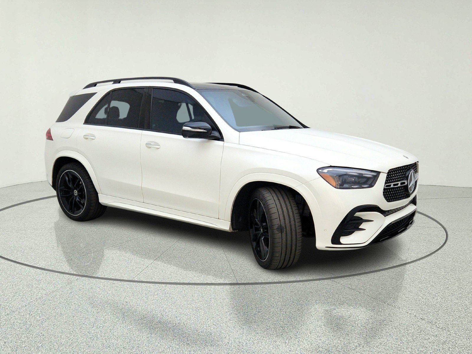 Certified Used 2024 MANUFAKTUR Diamond White Metallic Mercedes-Benz GLE 450 image 9