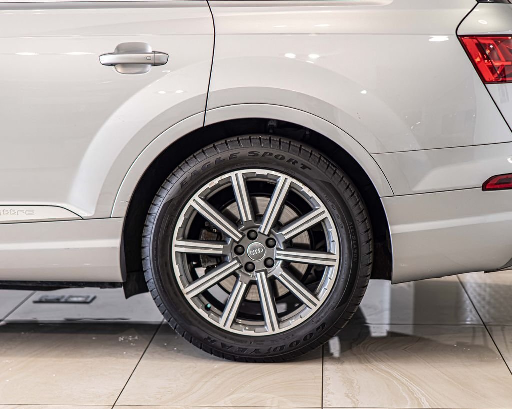Used 2018  Audi 3.0T Prestige image 7