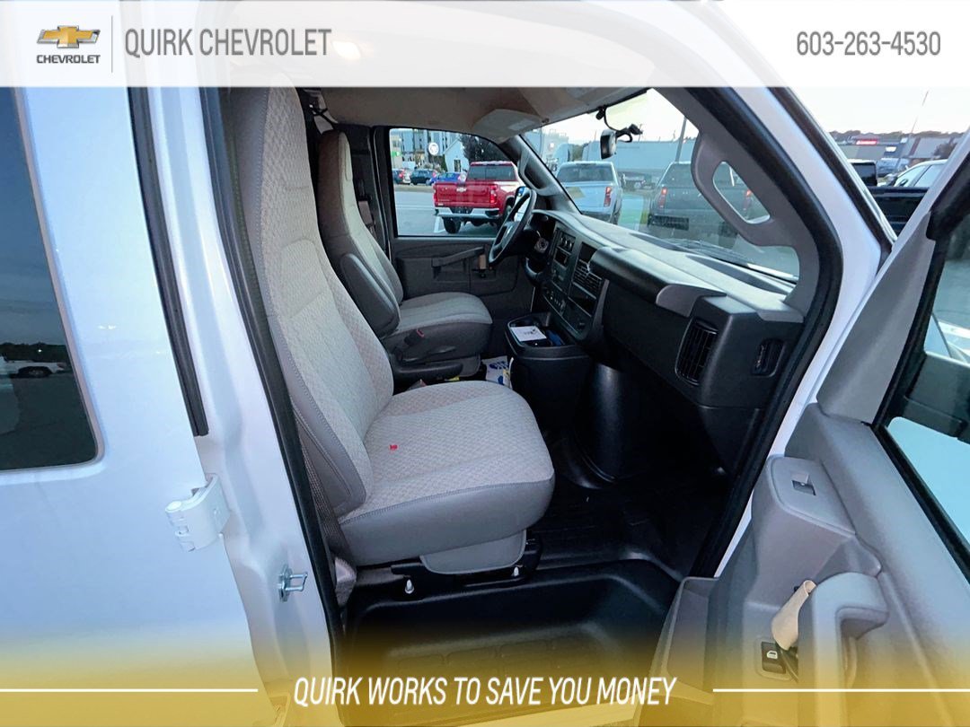 2025 Chevrolet Express Cargo Work Van - Photo 14