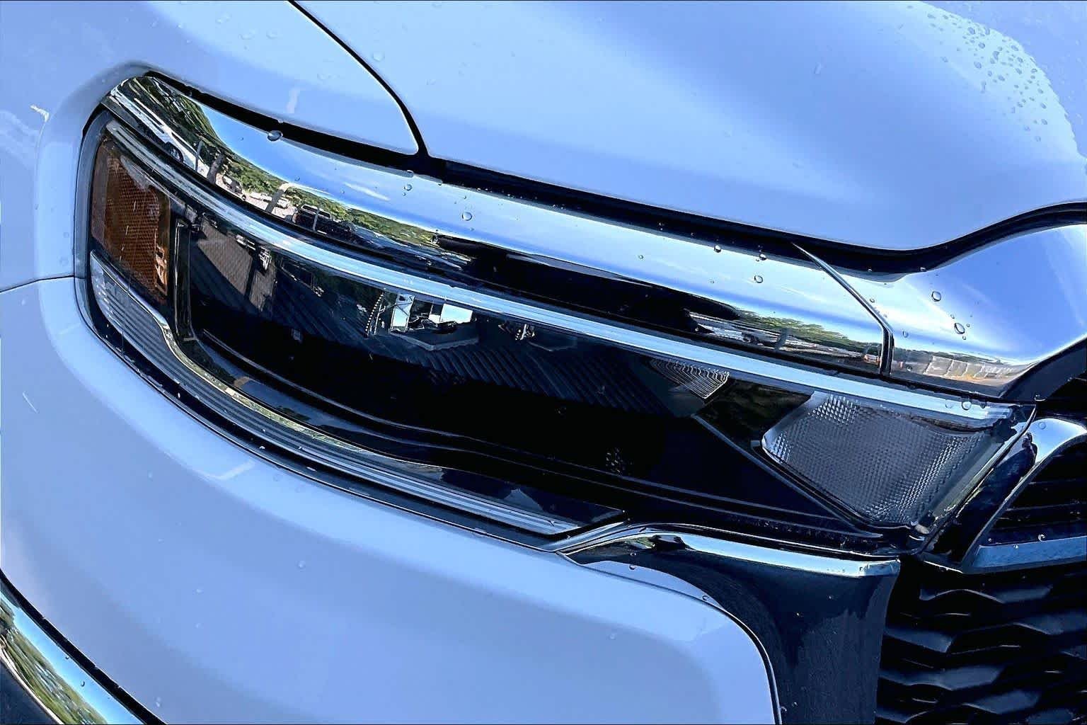 Used 2025 Bright White Clearcoat Ram Big Horn image 28