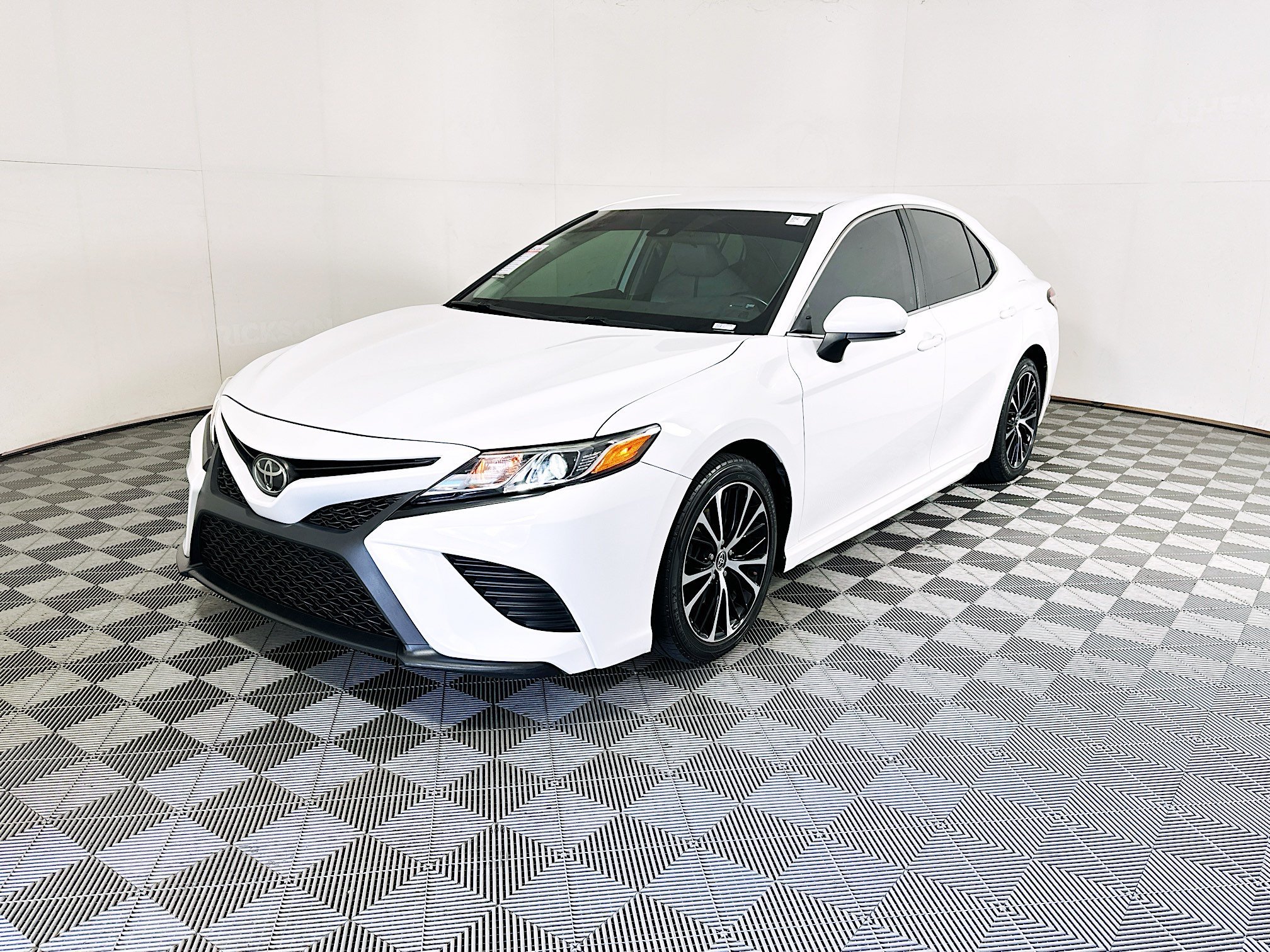 Used 2020 Super White Toyota SE image 7