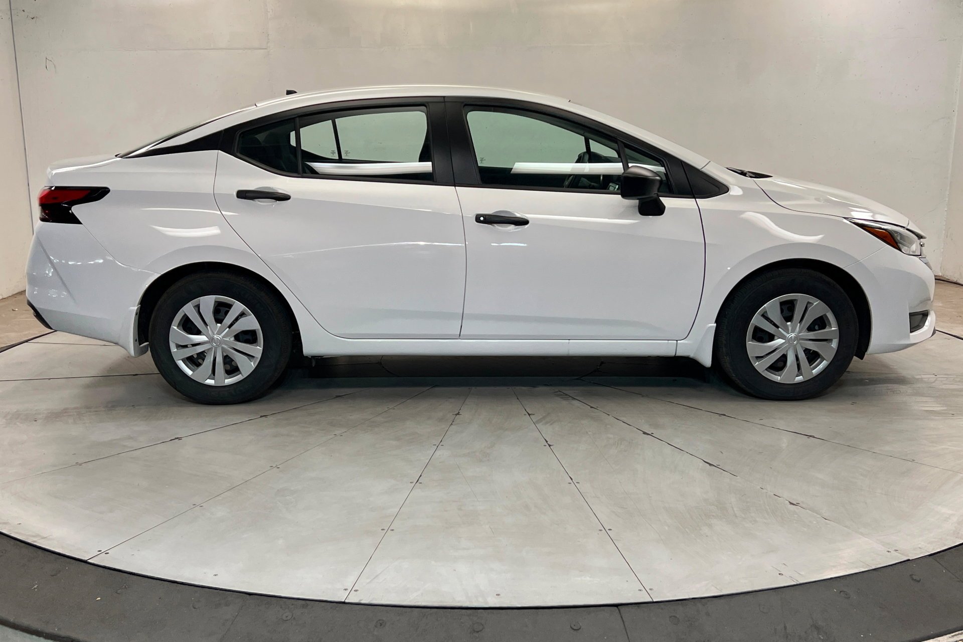 Used 2025 Fresh Powder Nissan S image 7