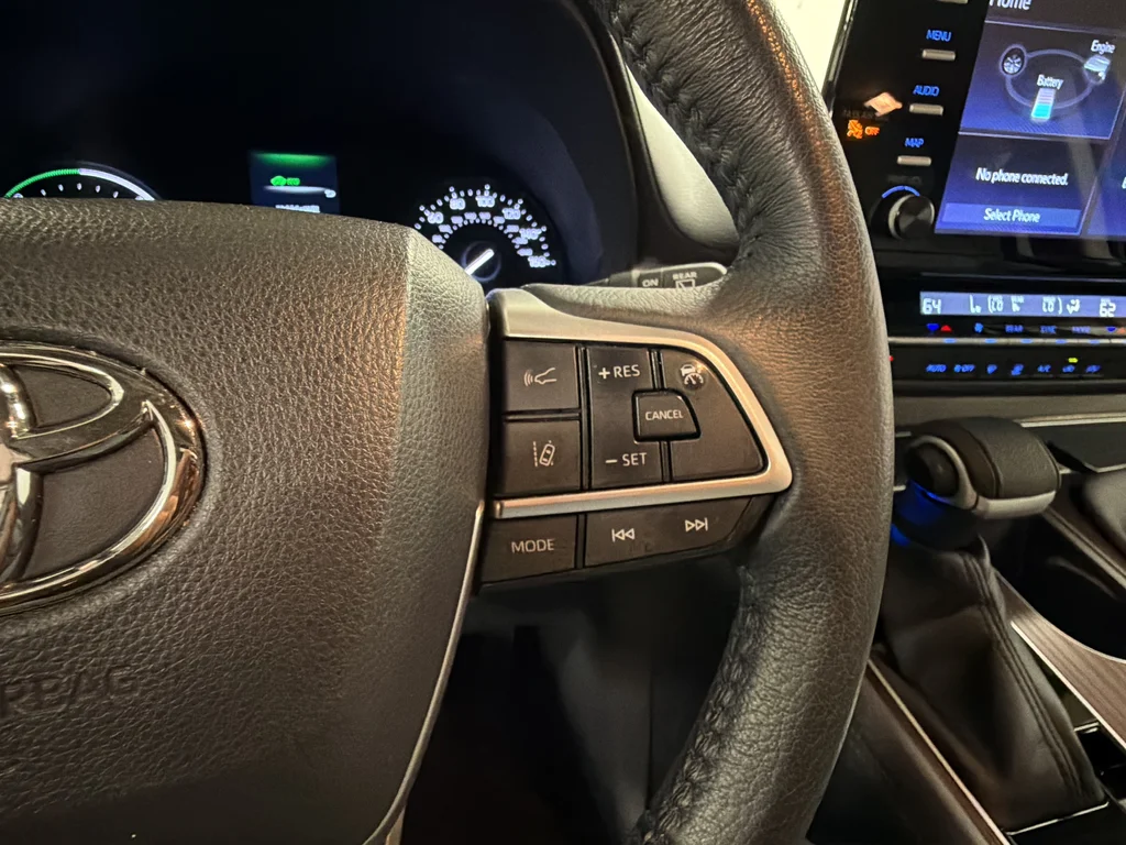Used 2022 Black Toyota XLE image 17