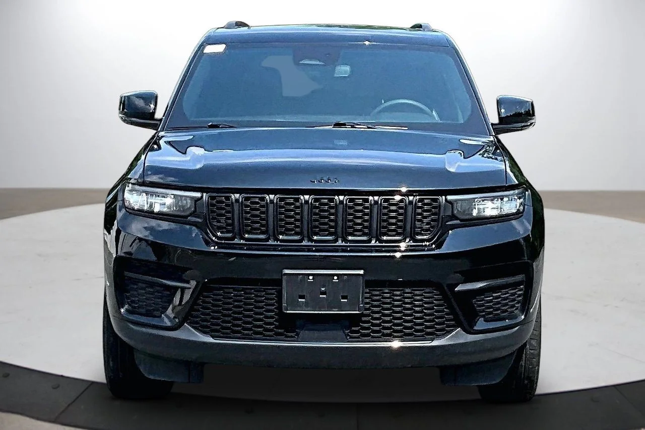 Certified Used 2024 Black Jeep Altitude X image 3