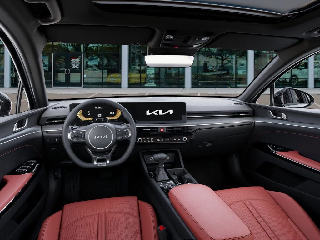 2025 Kia K5 GT-Line - Photo 14