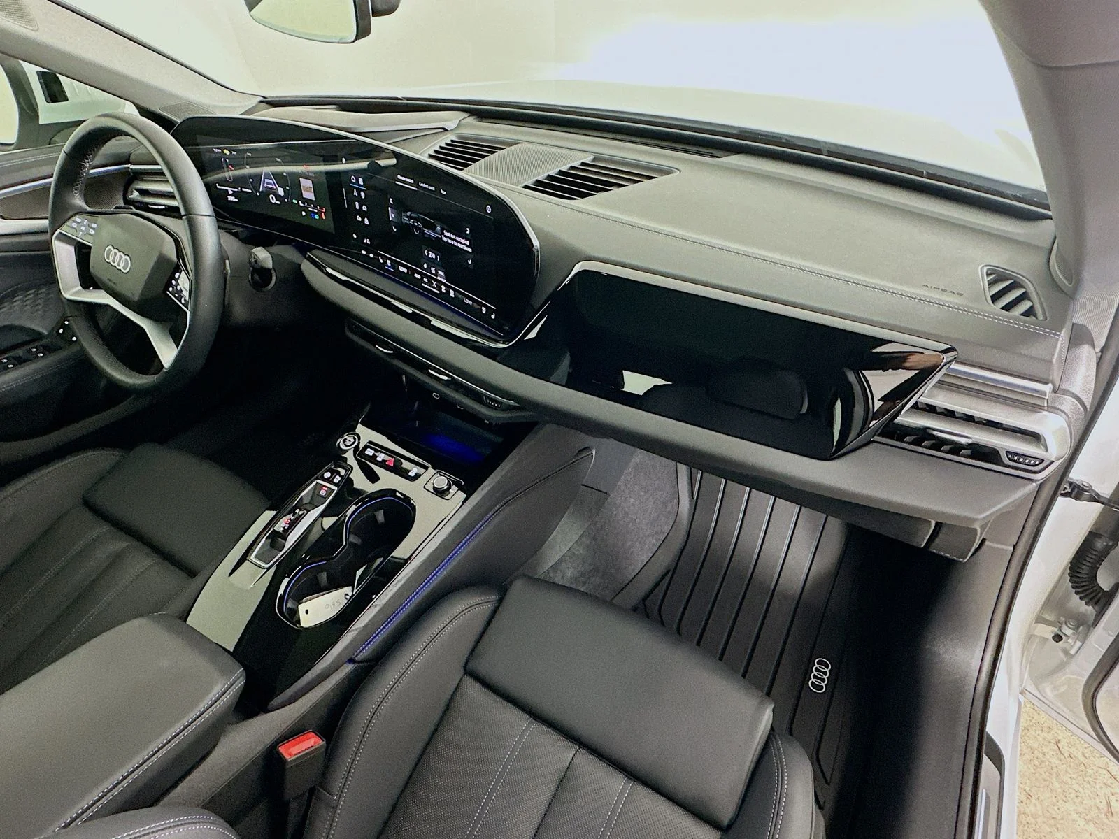 Used 2025 White Audi  image 45