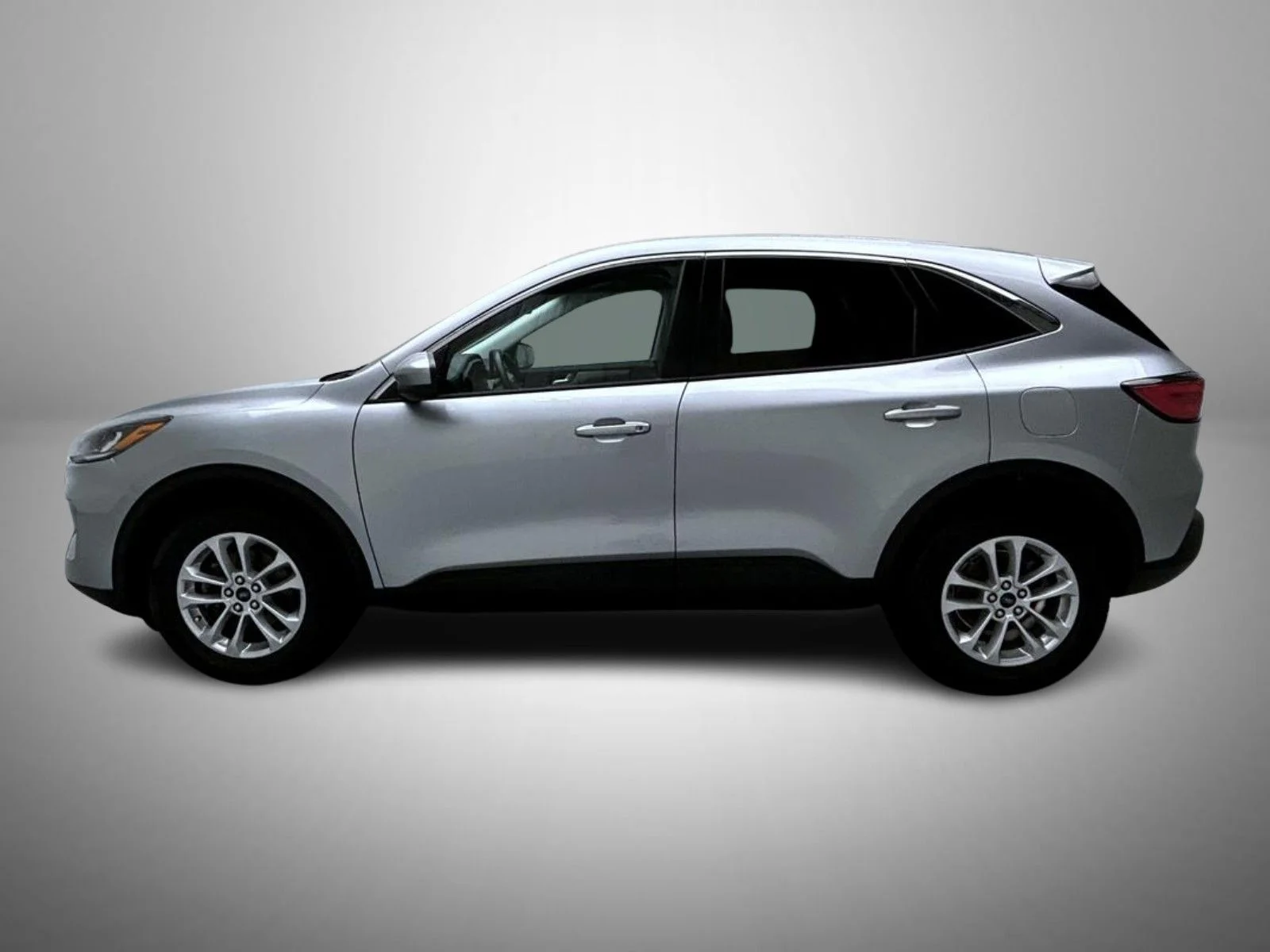 Used 2021 Silver Ford SE image 8