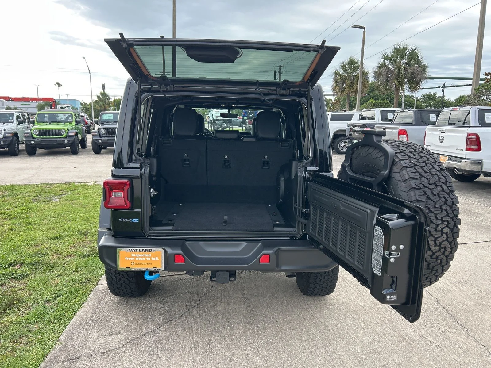 Used 2023 Black Clearcoat Jeep Rubicon 4xe image 37