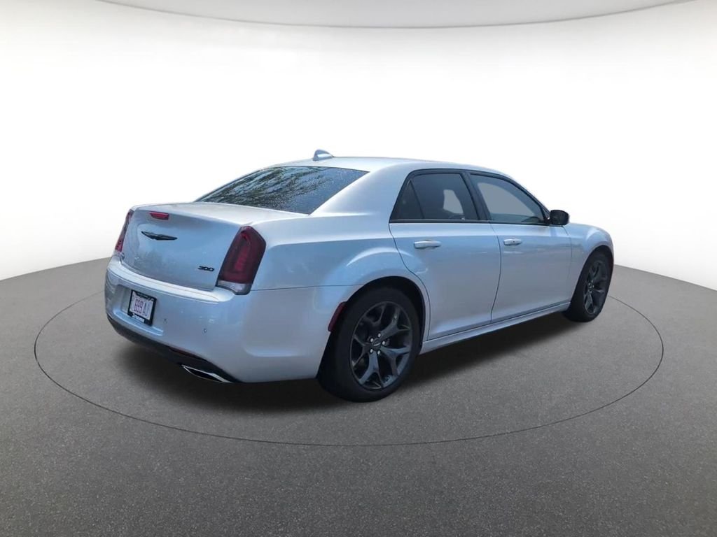 Certified Used 2022 Silver Mist Clearcoat Chrysler Touring image 6
