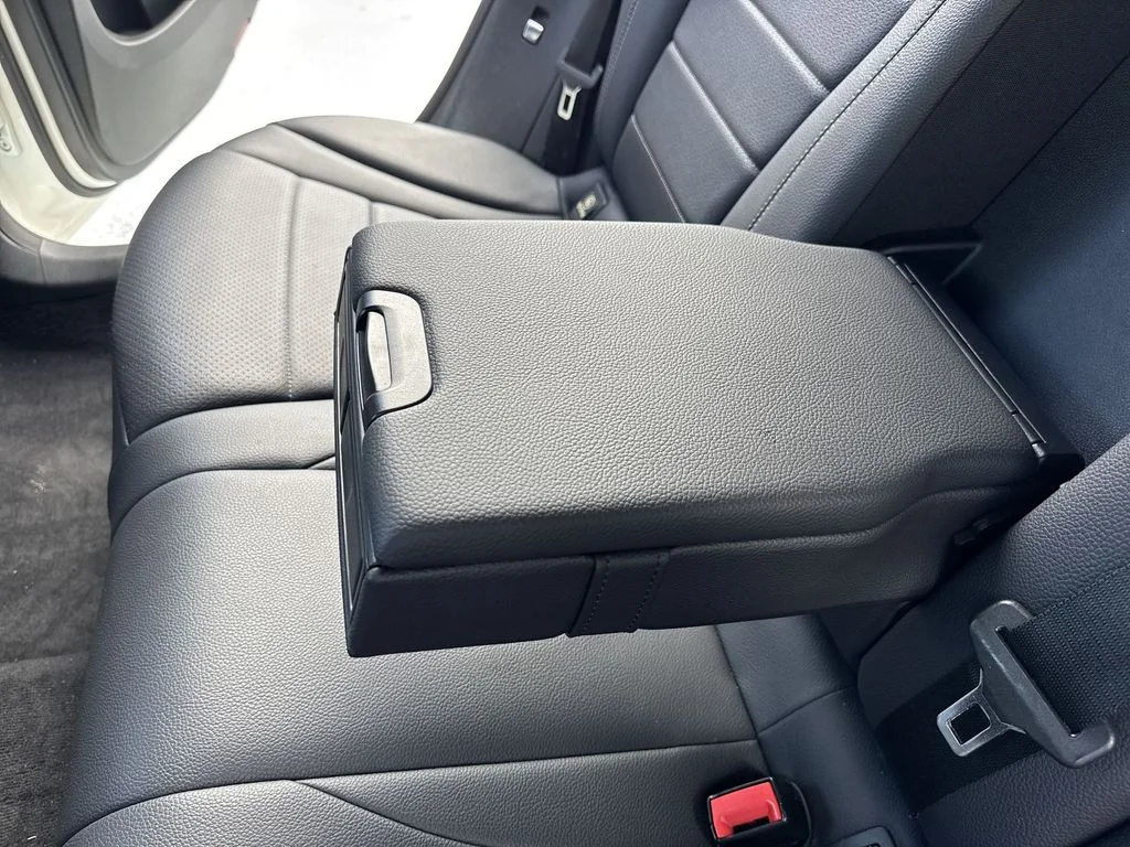 Used 2018 Polar White Mercedes-Benz GLC 300 image 38