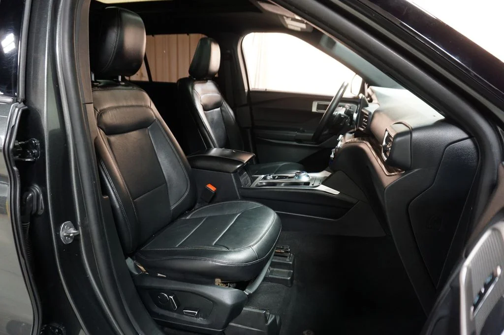 Used 2020 Magnetic Ford Limited image 47