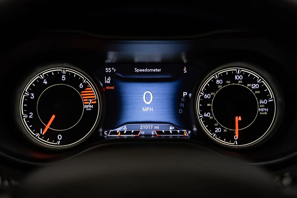 Used 2023 Black Jeep Altitude image 17