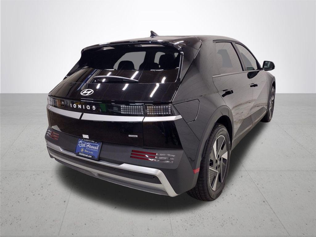 New 2026 Abyss Black Hyundai SEL image 13
