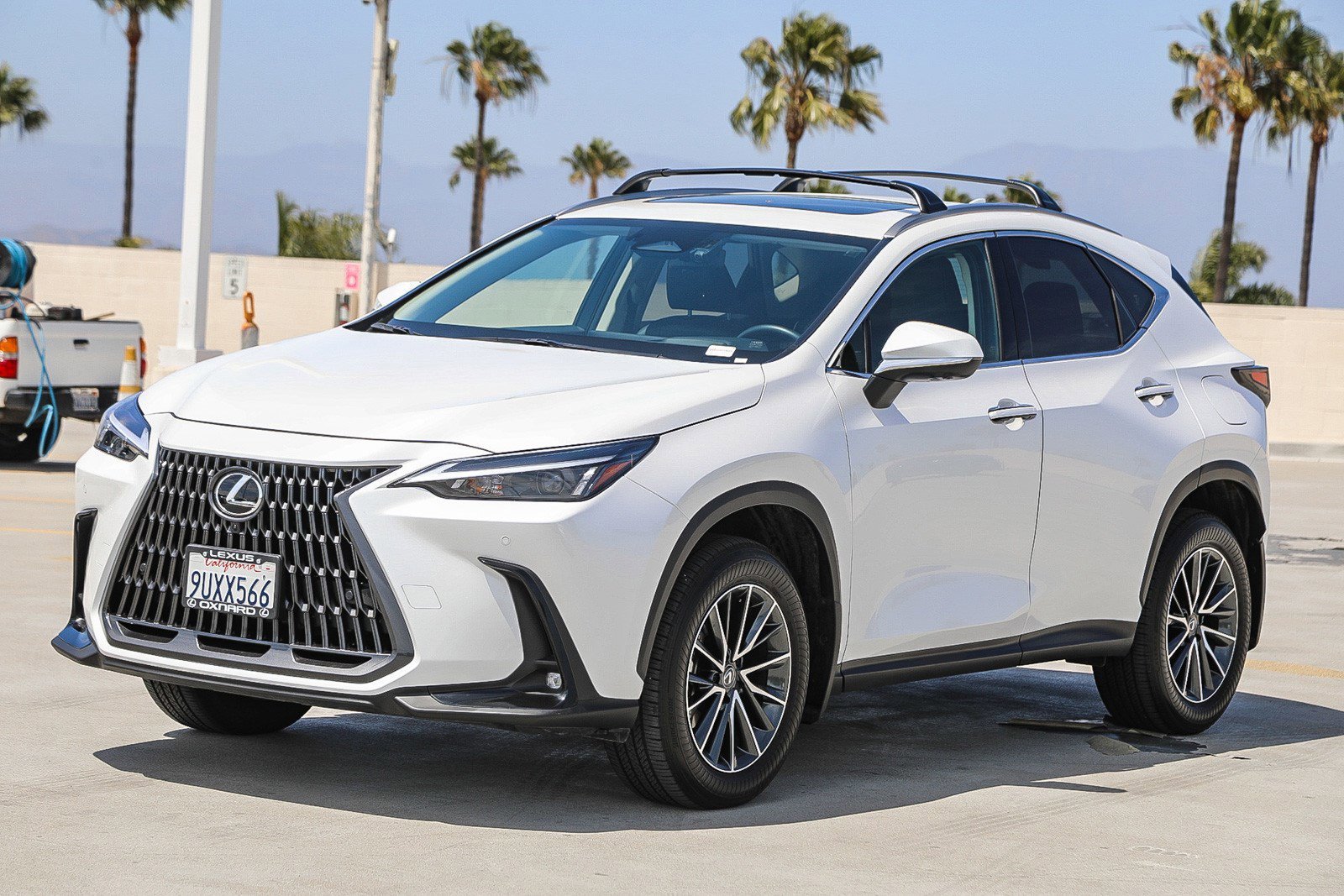Certified Used 2025 EMINENT WHITE PEARL Lexus 350h Premium image 3