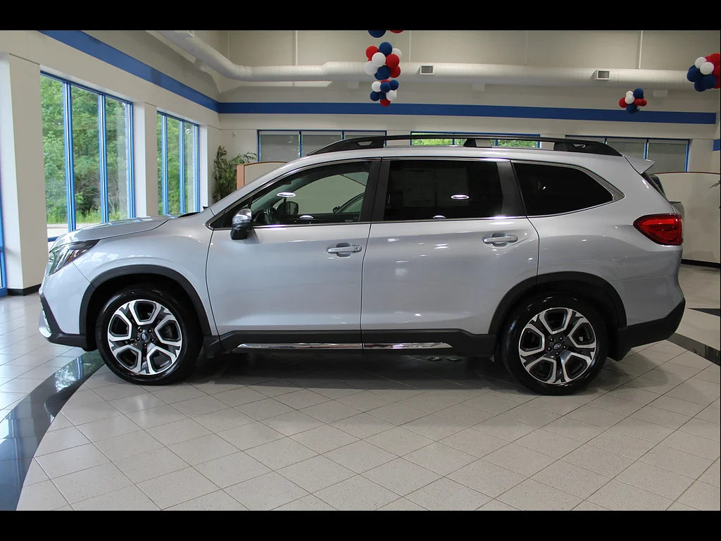 Used 2023 Ice Silver Metallic Subaru Limited 7-Passenger image 8