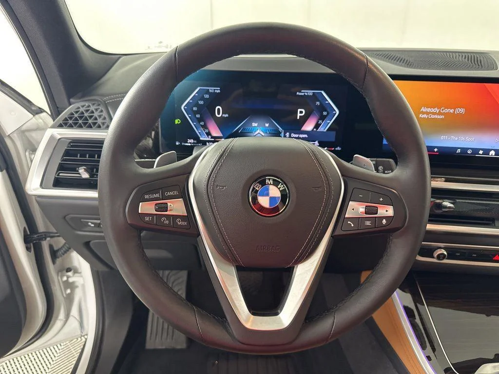 Used 2024 White Metallic BMW xDrive40i image 20