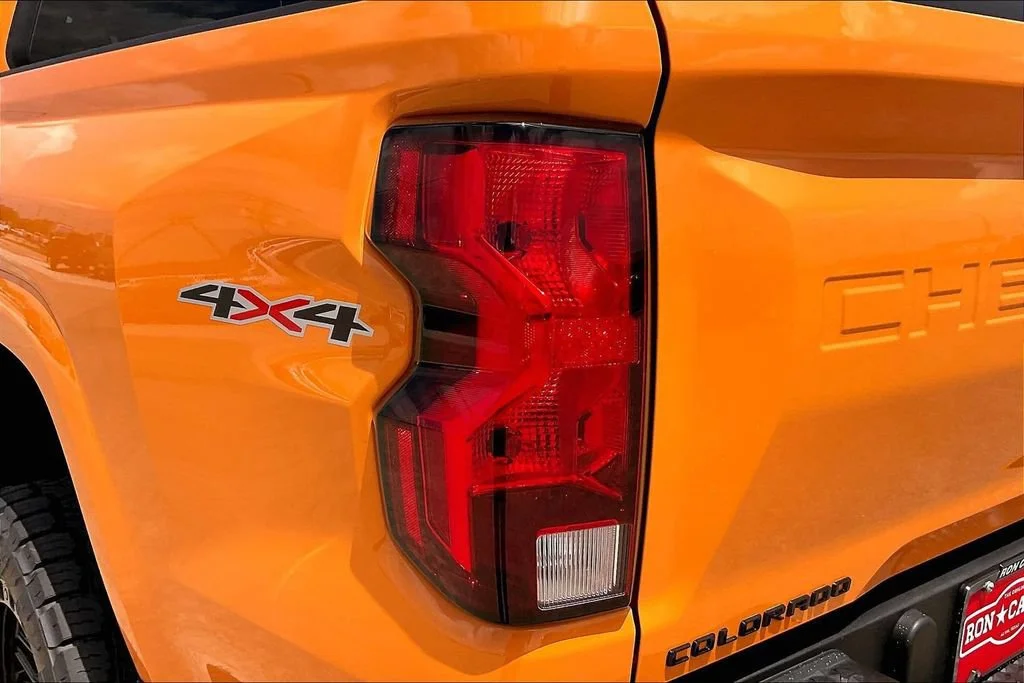 2025 Chevrolet Colorado LT - Photo 14