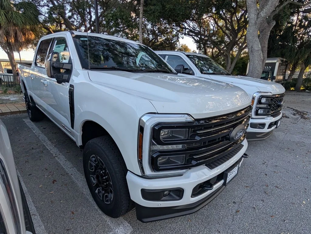 New 2026 Star White Metallic Tri-Coat Ford F-250® Platinum® image 2