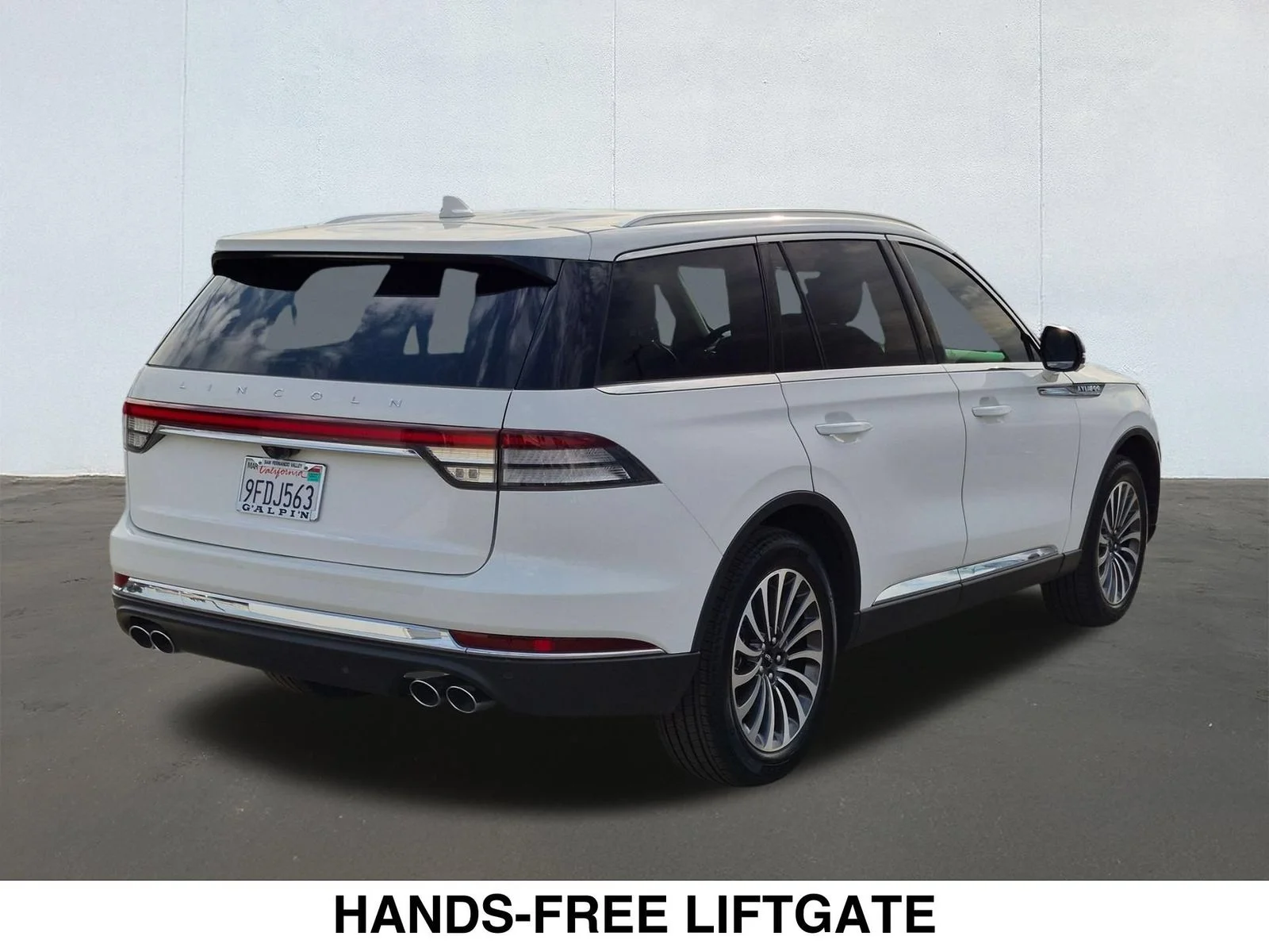 Used 2023 White Lincoln Reserve image 5