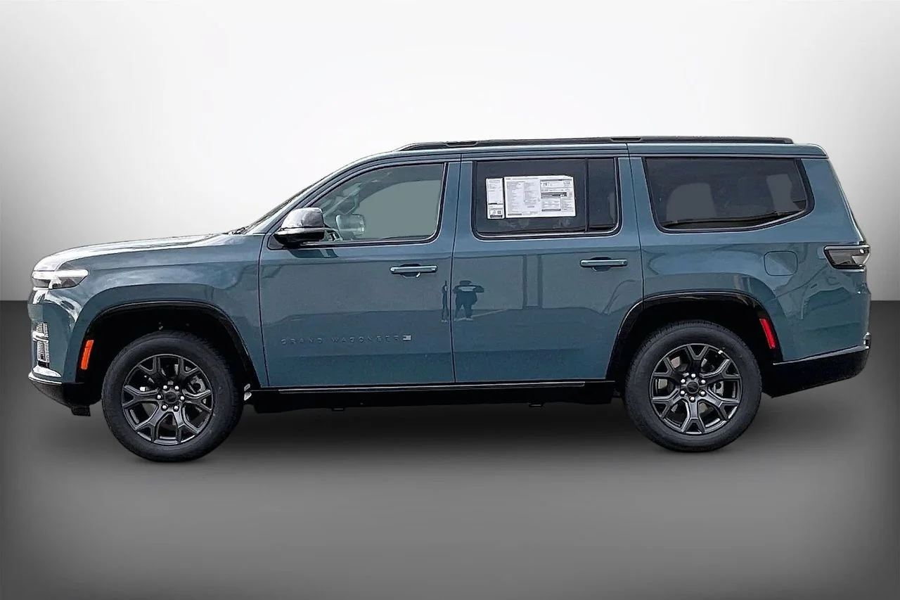New 2026 Steel Blue Jeep Limited Altitude image 5