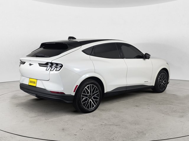 Used 2025 White Metallic Ford Premium image 5