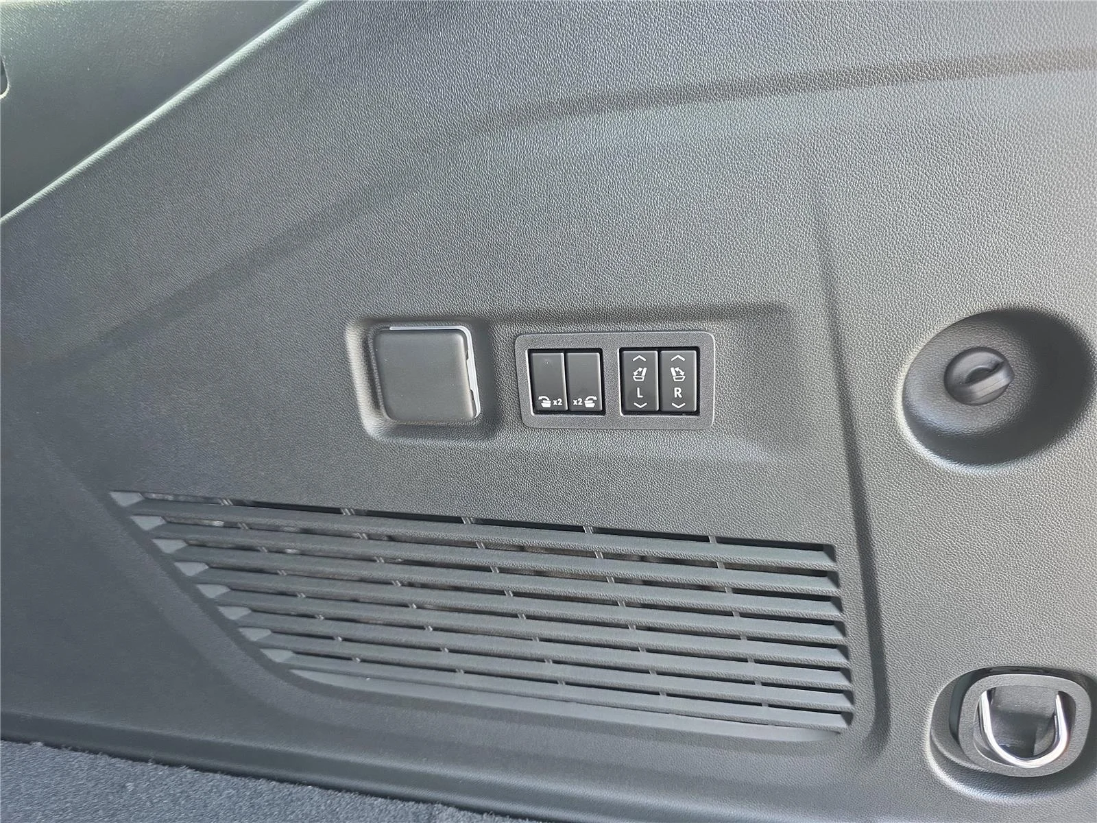 New 2026 Summit White GMC Elevation image 16