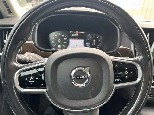 Used 2018 Silver Volvo T5 Momentum image 15