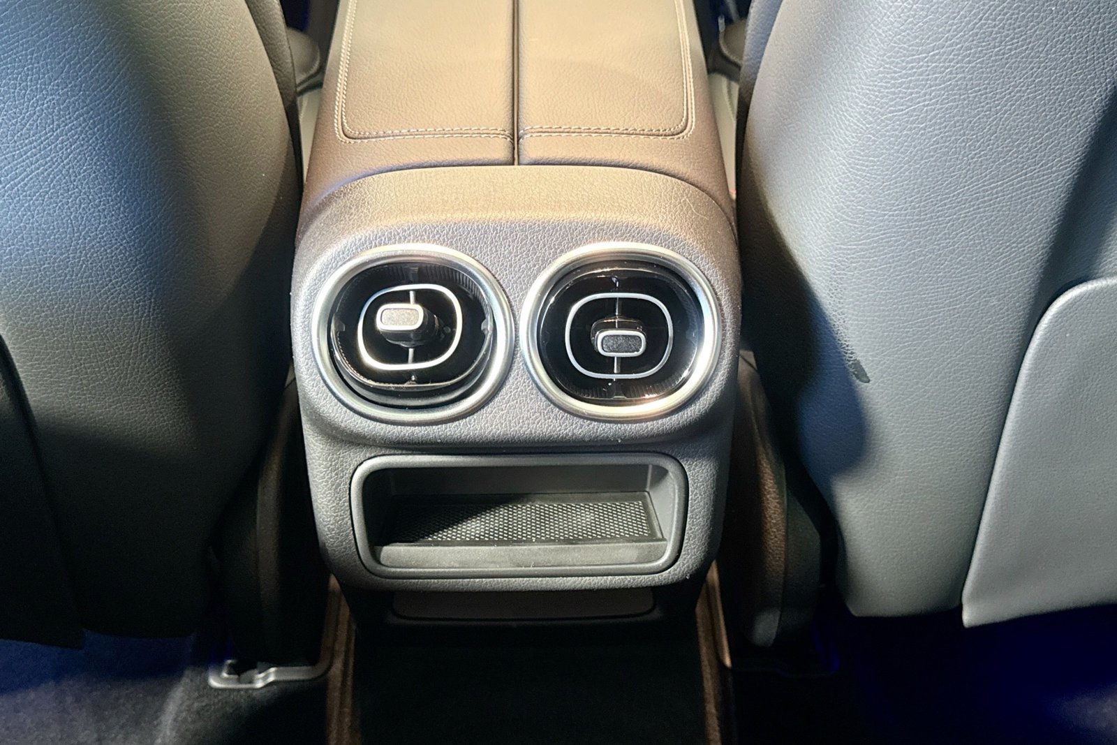 New 2026 Black Mercedes-Benz GLC 300 image 23