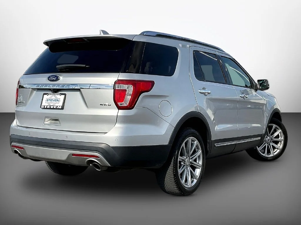 Used 2016 Silver Ford Limited image 6