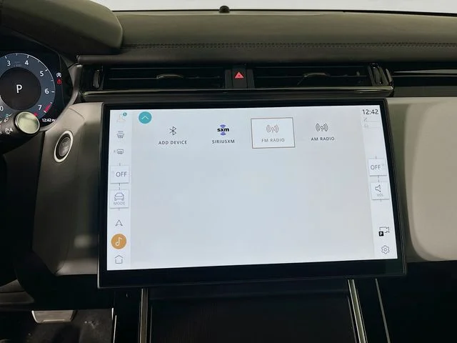 New 2026 Green Land Rover Dynamic SE image 15