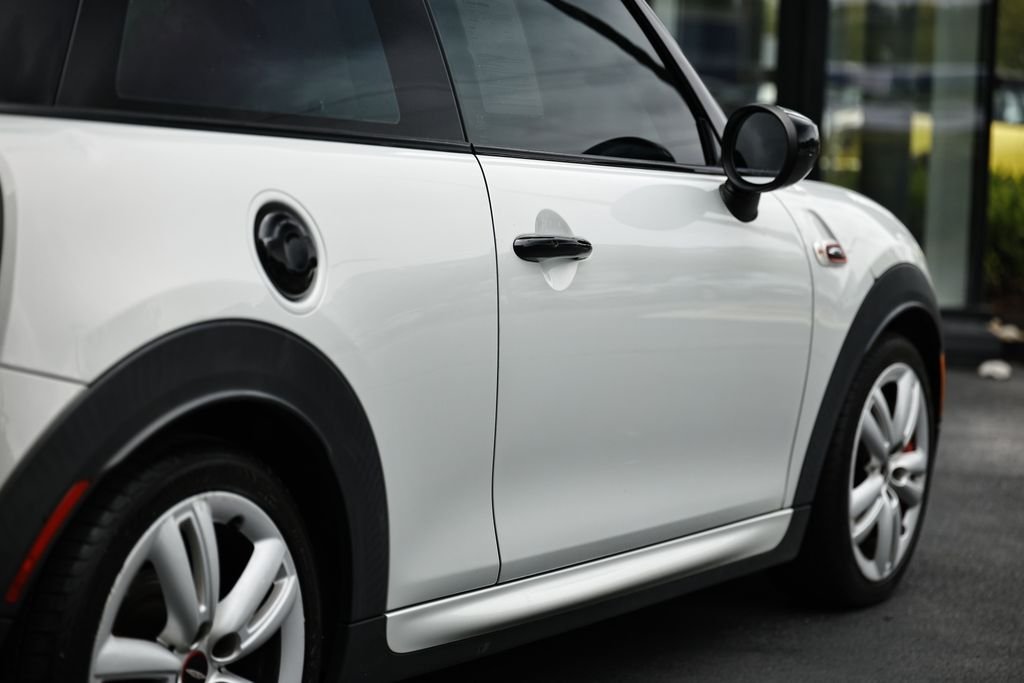 Used 2021 White Silver Metallic MINI Signature image 10