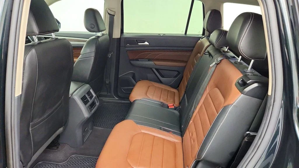 Used 2021 Racing Green Volkswagen 2021.5 SEL Premium w/ MIB3 Navigation & Panoramic Roof image 20