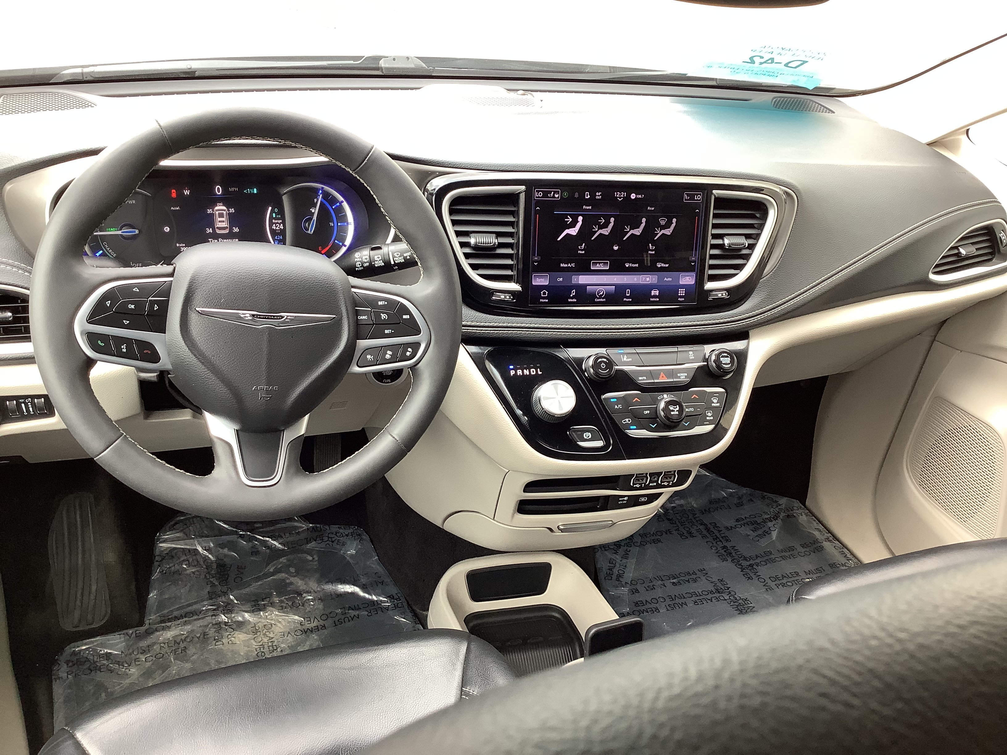 Used 2022 Gray Chrysler Touring L image 9