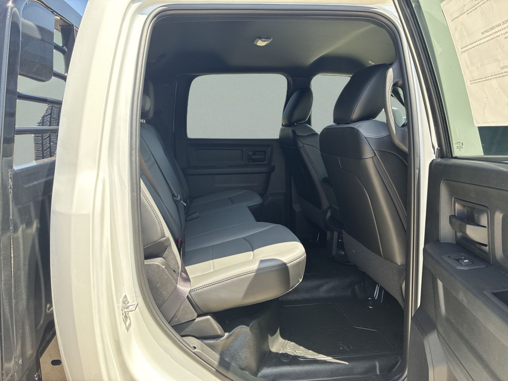 New 2026 Bright White Clear-Coat Exterior Paint RAM Tradesman image 35