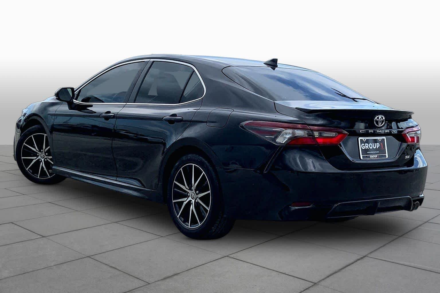 Used 2021 Midnight Black Metallic Toyota SE image 12