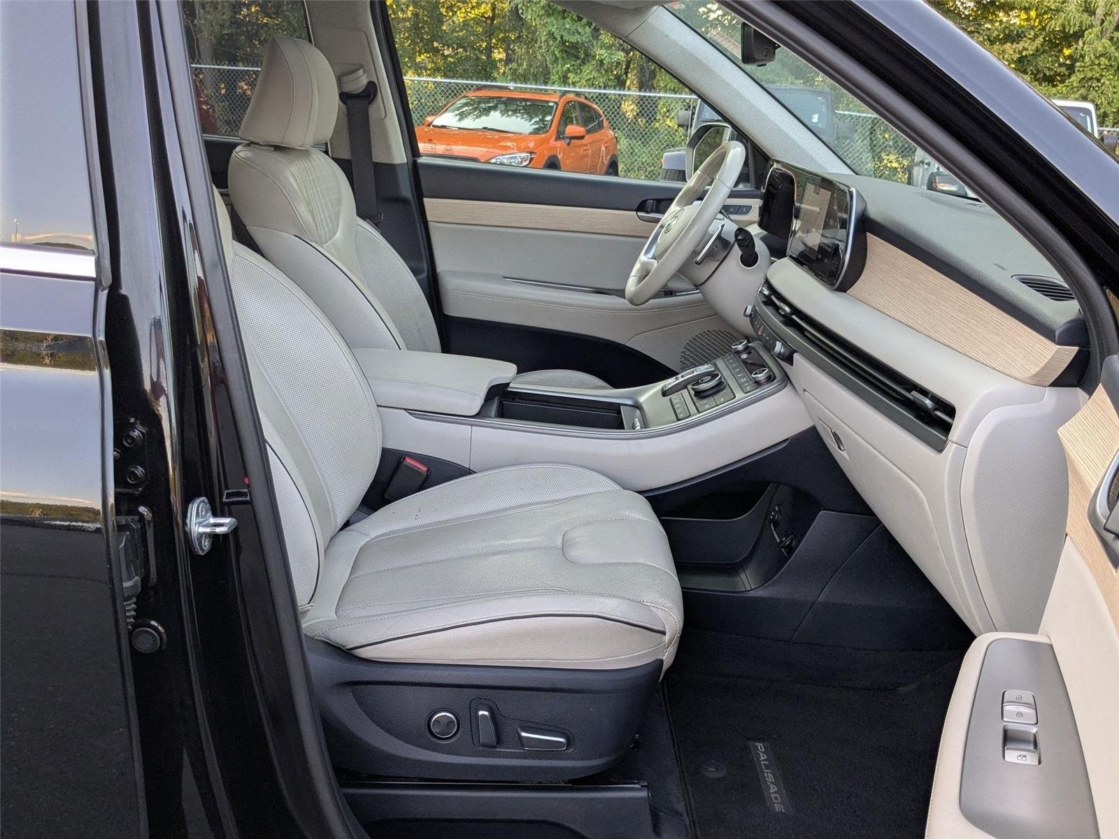 Certified Used 2023 Abyss Black Pearl Hyundai Limited image 27