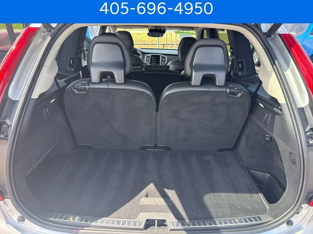 Pre-Owned 2022 Volvo XC90 Momentum