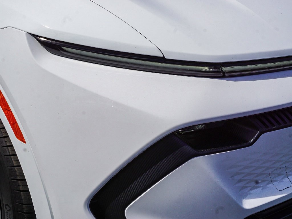 Used 2024 White Chevrolet LT image 10